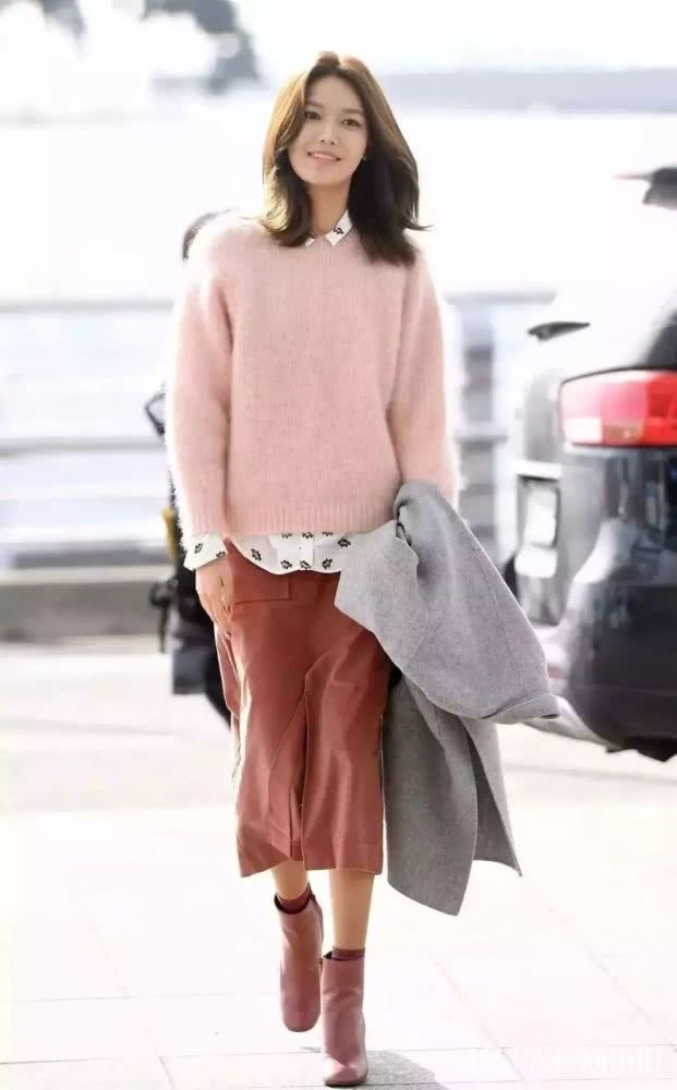 衬衫+毛衣这样穿丑爆了，这些雷区千万别碰，超时髦的穿法在这里