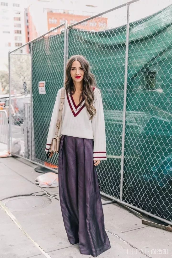 暖气还没到的日子里，就用这些时髦又复古的毛衣来护体吧！