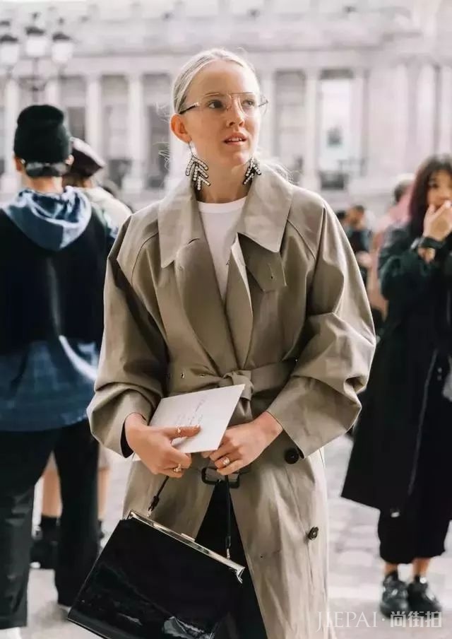 风衣搭裙子，居然可以这么美！