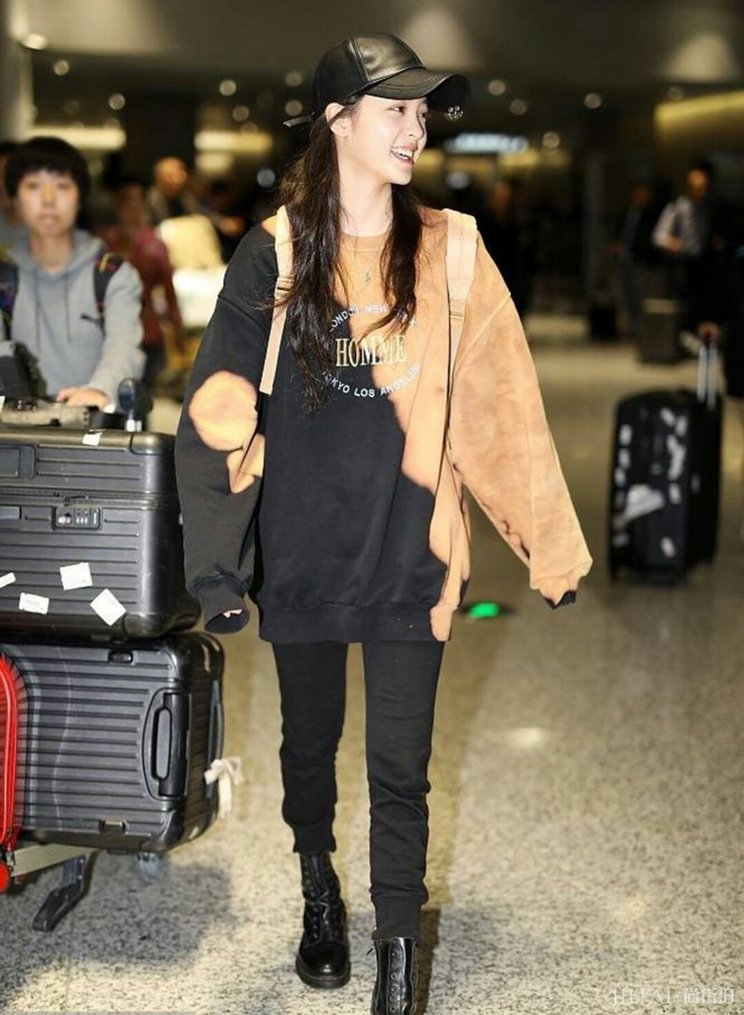 帅气显高的马丁靴，怎么搭裤子才时髦？