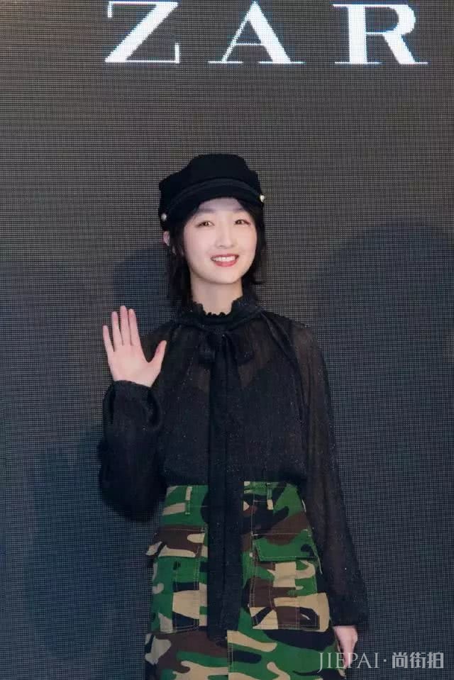 周冬雨最近带过的帽子,够开一家博物馆了