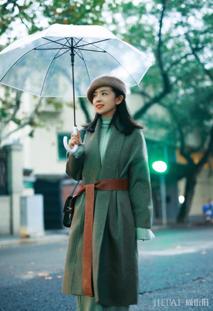 上班族女生日常怎么穿搭?一组轻熟女风格 通勤干练搭配指南让你时髦又得体