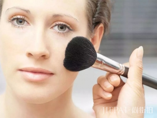 新手如何画出通透的底妆 6步就让你搞定