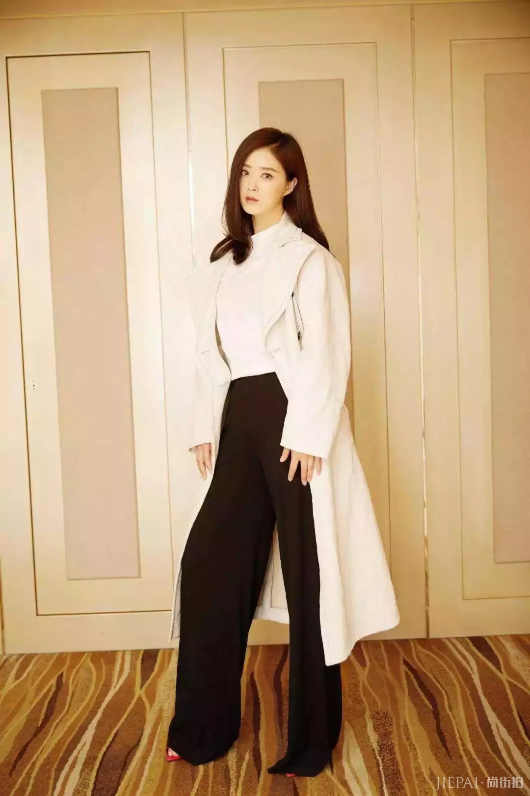 在男生眼中，女生的这4种搭配又土又丑！