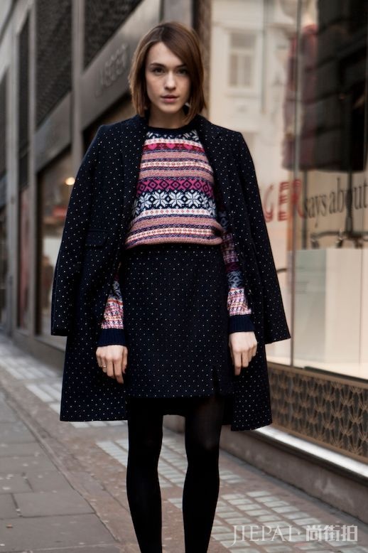 暖气还没到的日子里，就用这些时髦又复古的毛衣来护体吧！