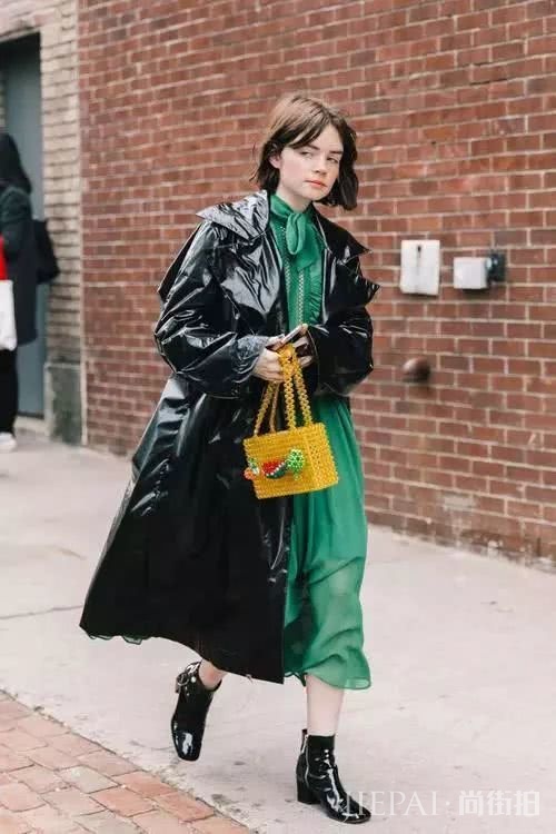 欧美潮人秋冬用大衣让时髦瞬间翻倍