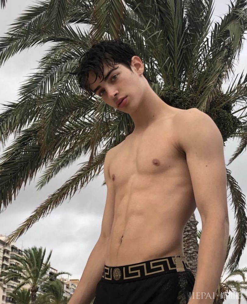 当红男网红图鉴,2018年什么类型的男孩儿最热门?