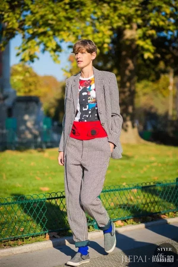 欧美街拍 穿上西装就帅气十足