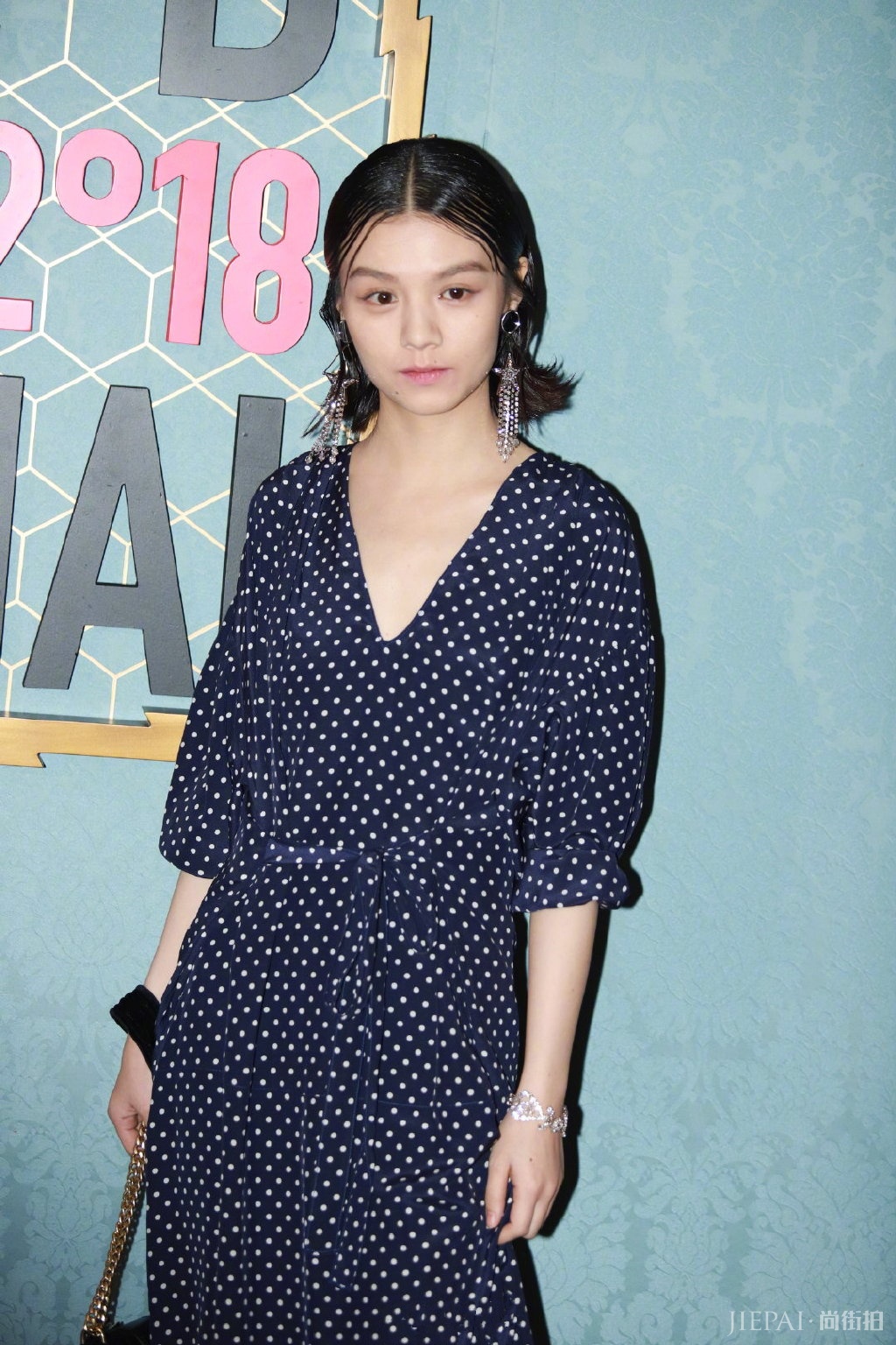 众女星时装秀造型集体踩雷!