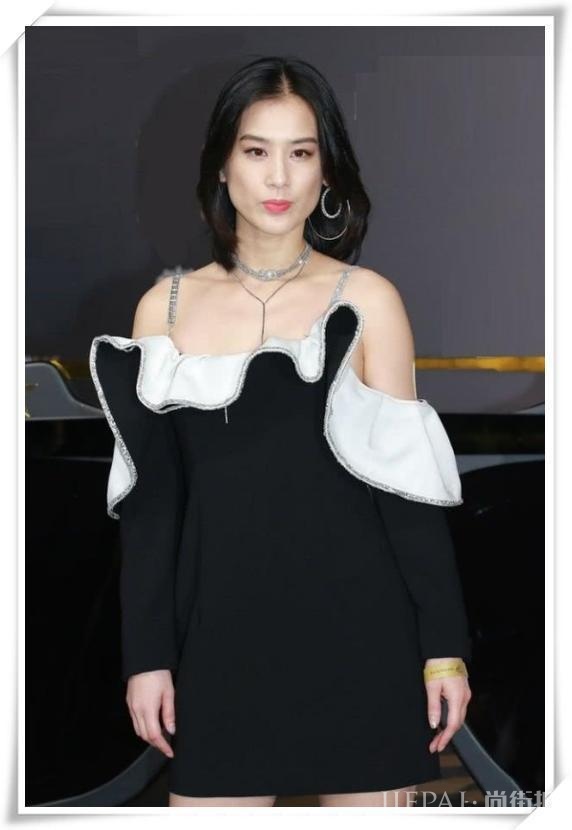 网友喊话黄圣依，你该减肥了！这腿真配不上脸！