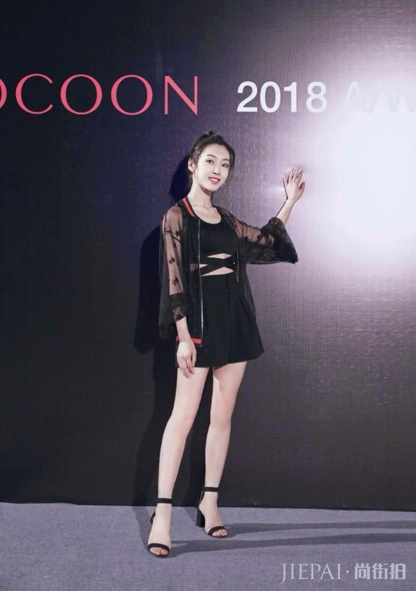 网袜当衣服穿才厉害,意外很美!