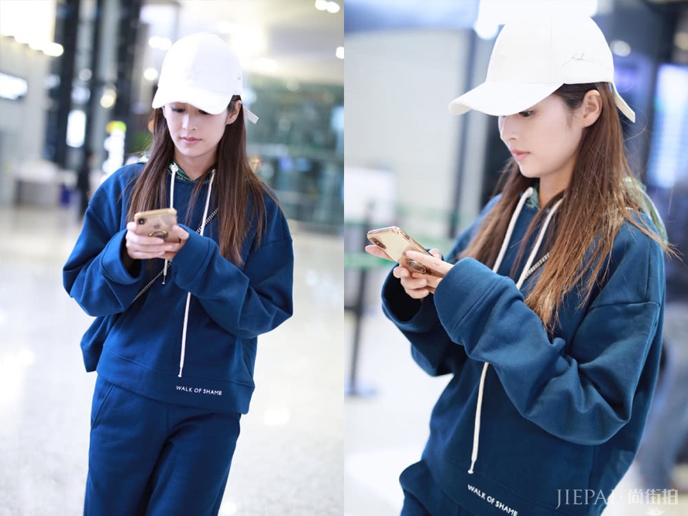 颖儿又瘦又美,一条运动裤走机场,活力似少女