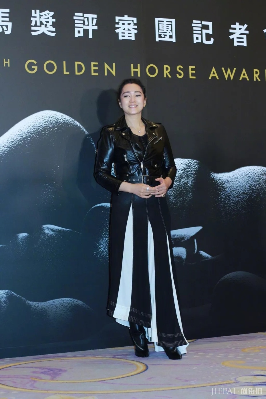 你爱的样子，皮衣都有