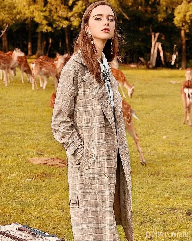 风衣配裙子，这样穿最美最高级！