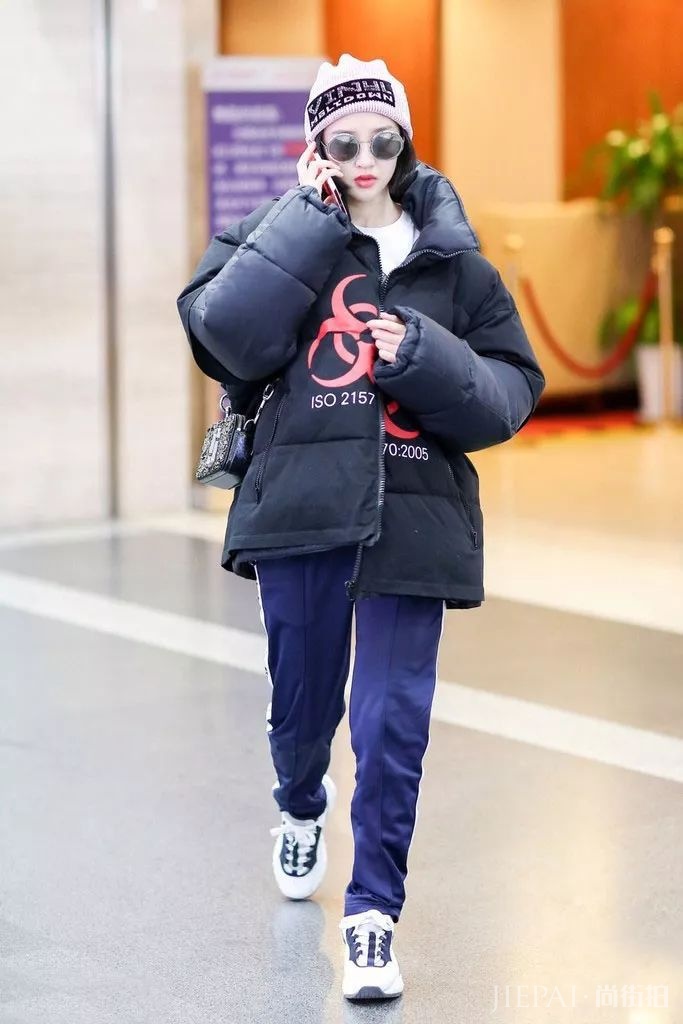 嗨！你的羽绒服从哪儿买的？