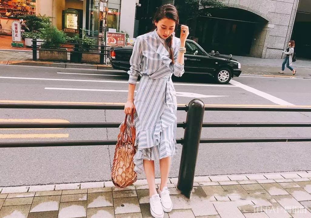 简单的就是时髦秋冬条纹潮搭法!