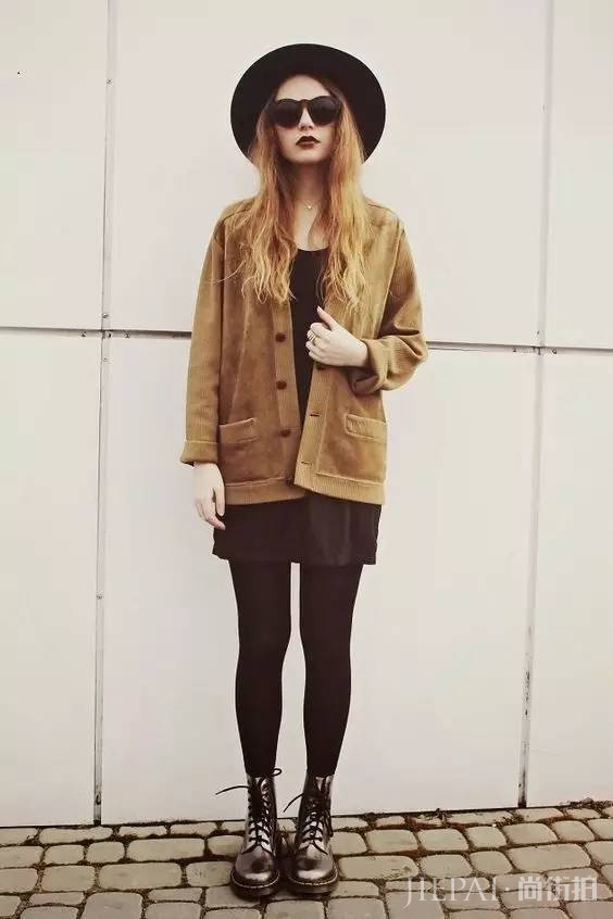 欧美街拍 人人都该拥有一双耐磨耐操、越旧越有feel的马丁靴