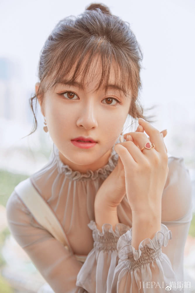 李兰迪青春无敌穿搭造型实力圈粉,这么会穿衣简直美呆了