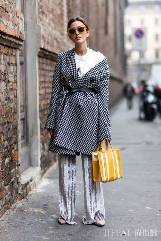 穿卫衣+短靴=真的时髦炸了！