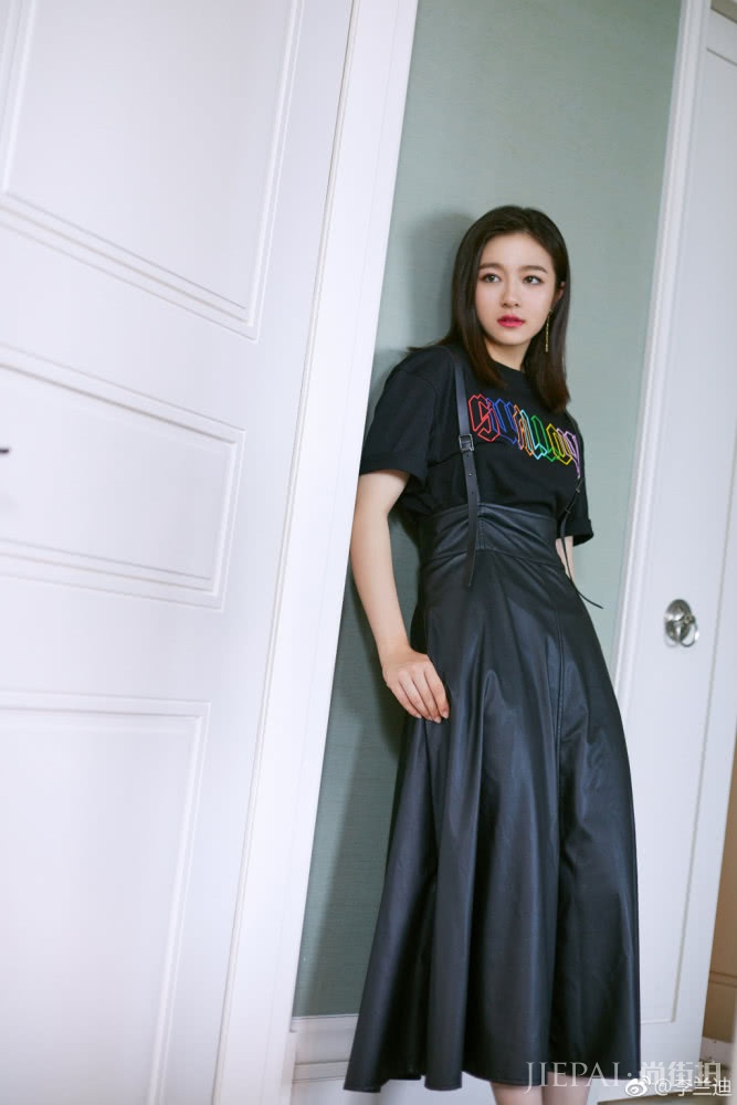 李兰迪青春无敌穿搭造型实力圈粉,这么会穿衣简直美呆了