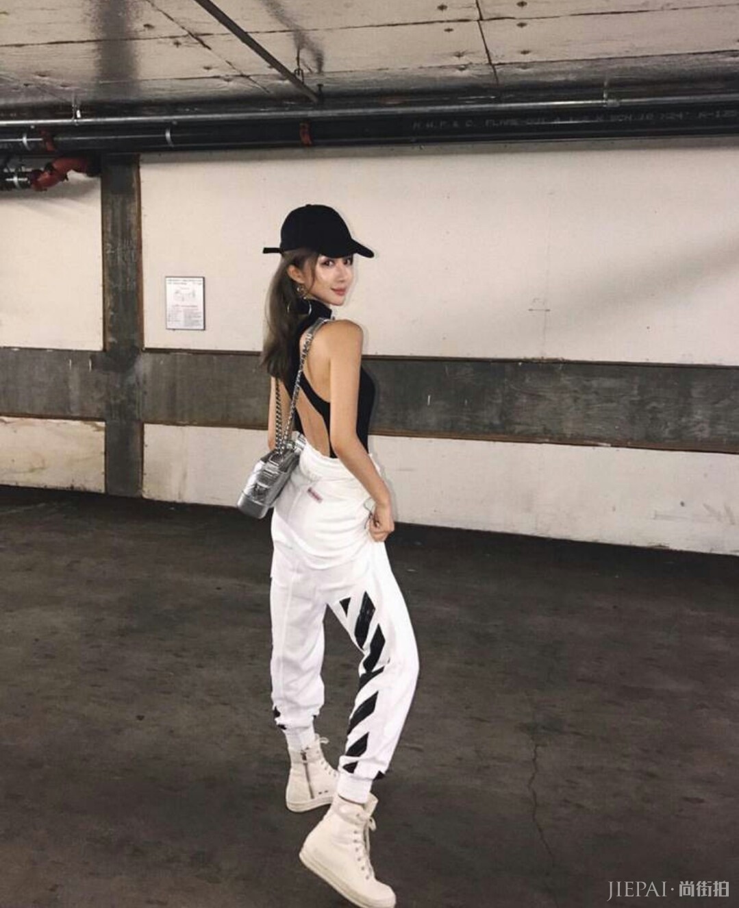 帅气显高的马丁靴，怎么搭裤子才时髦？