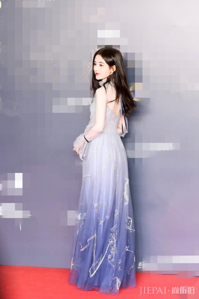 鞠婧祎这美貌也是没谁了，尤其是穿长裙的样子，太仙了