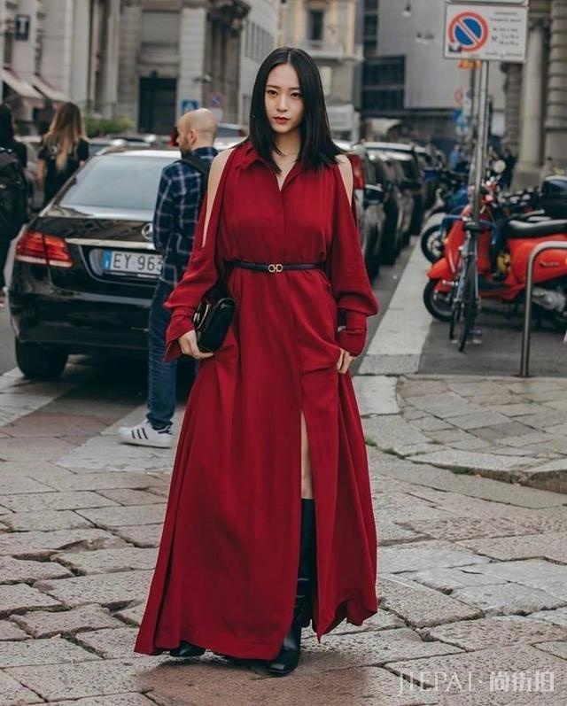 郑秀晶又胖好多,换新发型却更油腻,一言难尽的衣品更是显老20岁