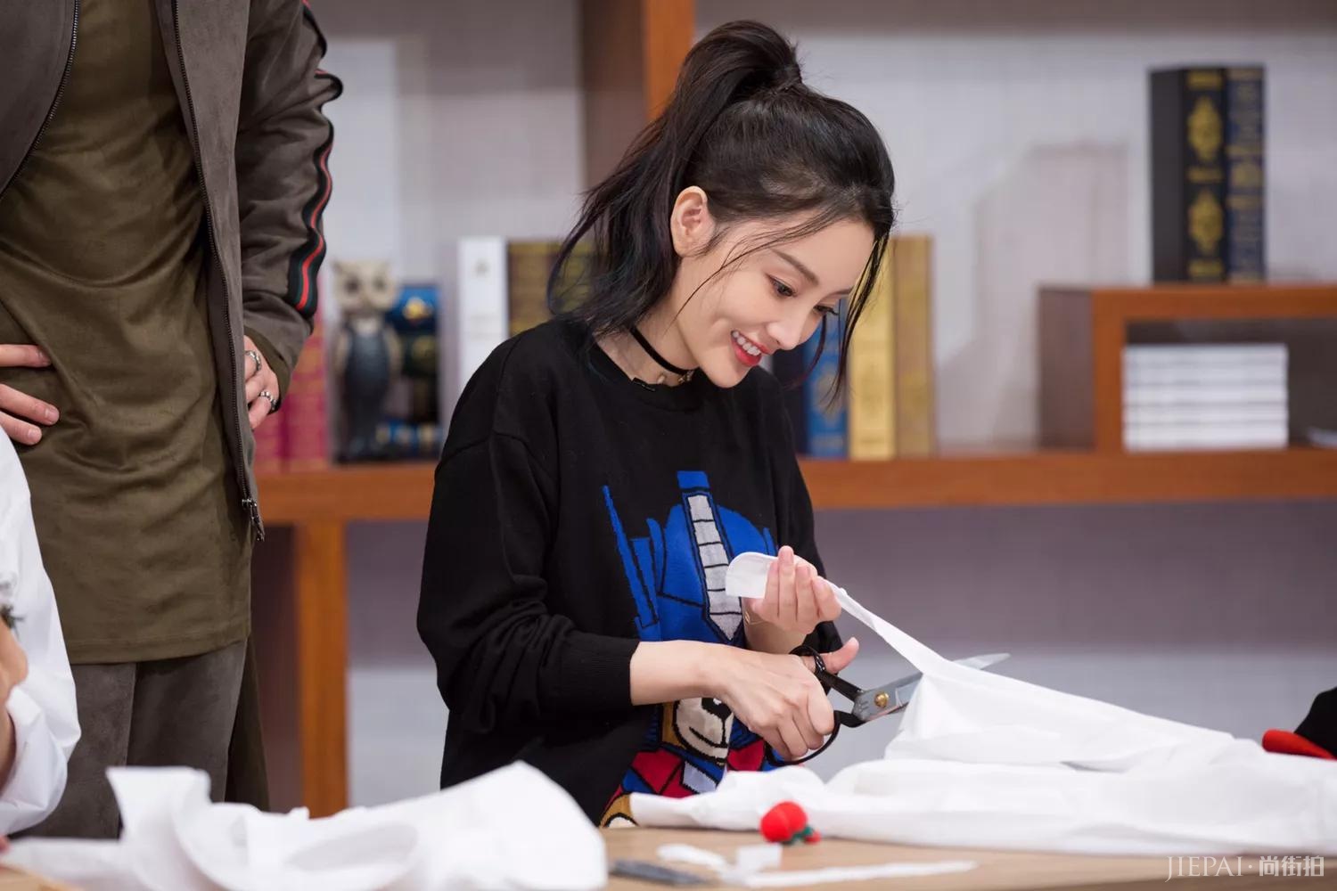 李小璐换新发型,青春靓丽魅力十足,秒变成17岁少女