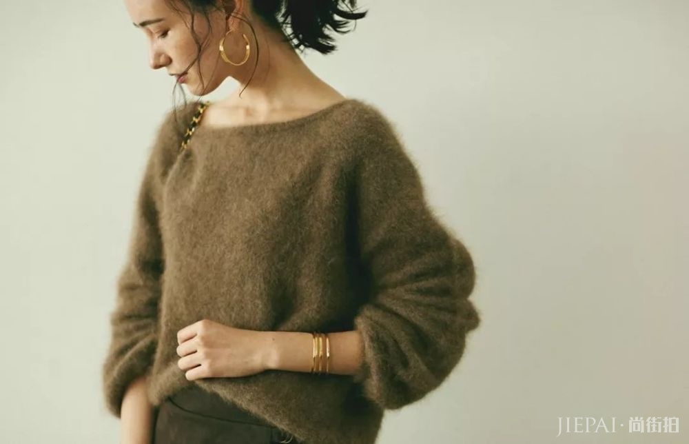 想在秋冬穿得又美又有风情，这五个单品选一就行