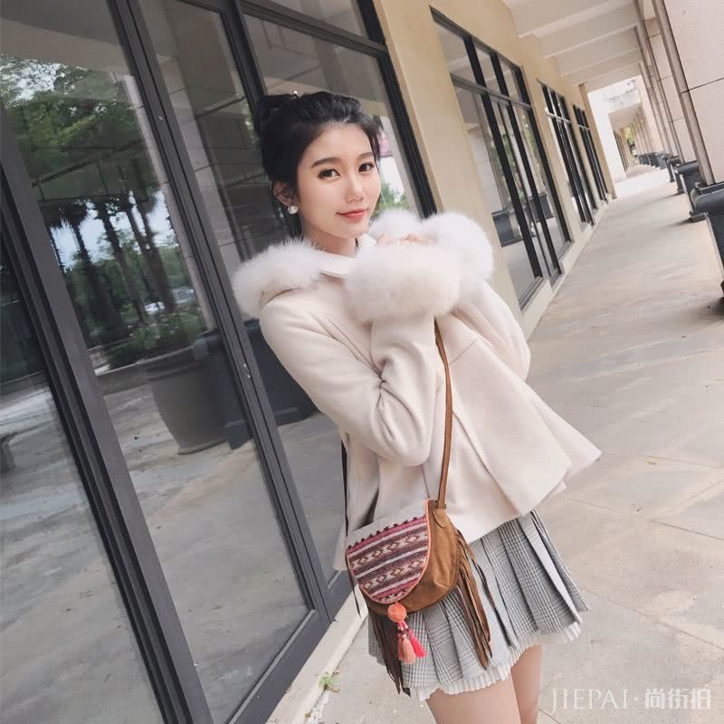 短呢大衣才是秋冬百搭款,小个子女生也能轻松穿出时髦感