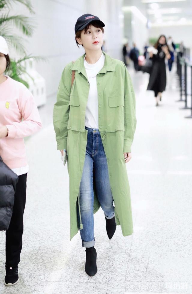 杨紫的薄荷绿外套，真是冬日的一股阳光，清新自然真的美哭了！