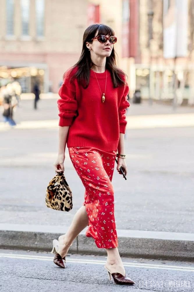 能穿一整个秋冬的针织衫 这么搭最时髦