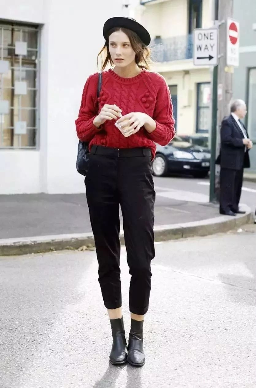 暖气还没到的日子里，就用这些时髦又复古的毛衣来护体吧！