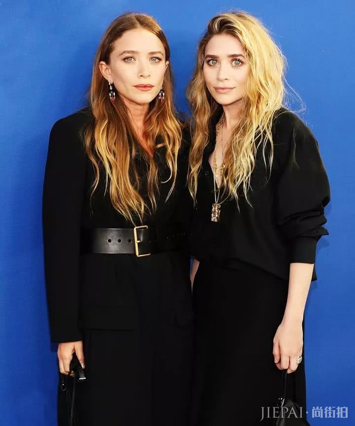 厌世脸、雀斑、1米5……这对史上最穷双胞胎博主为什么能火？