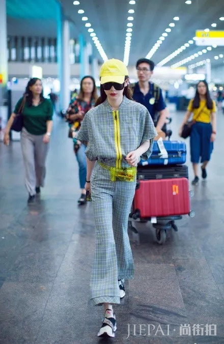 你对时尚可能还没有戚薇女儿懂得多!?