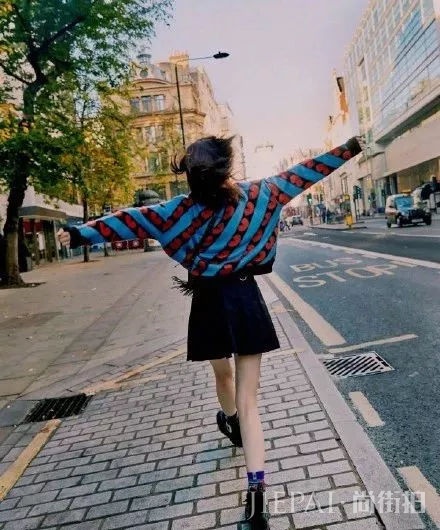 小个子的抢镜神器！今年最火的毛衣是这件！