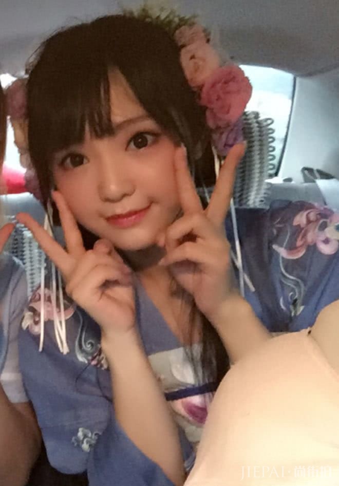 B站爆火的第一舞姬关掉美颜后竟似200斤肥宅