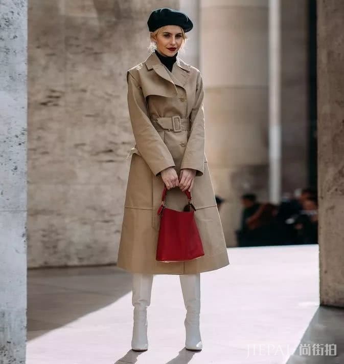 欧美街拍 风衣裙是西装裙之后又一大时髦利器