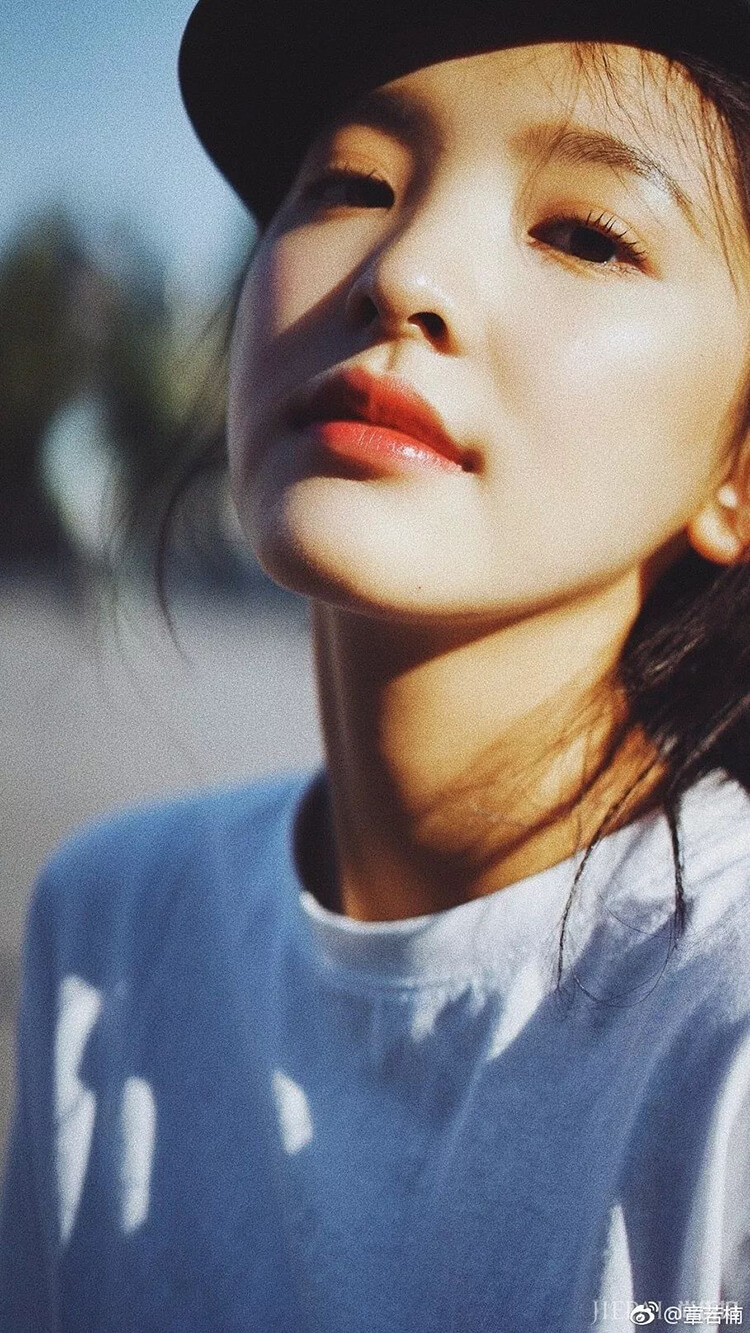 章若楠凭颜值走红,其实她的衣品更能拯救你“错买”的钱包!