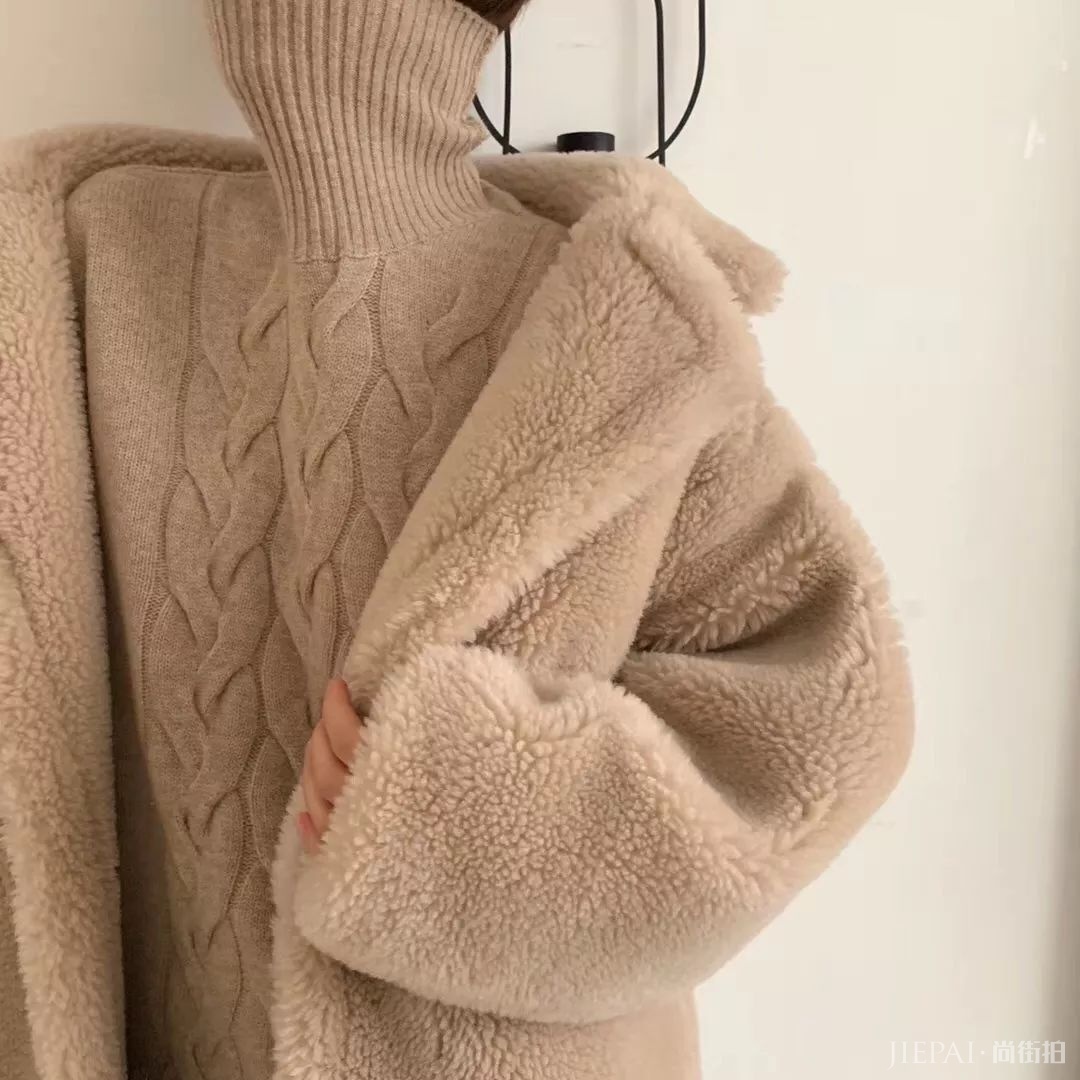 毛衣+大衣，碾压路人搭配大法！