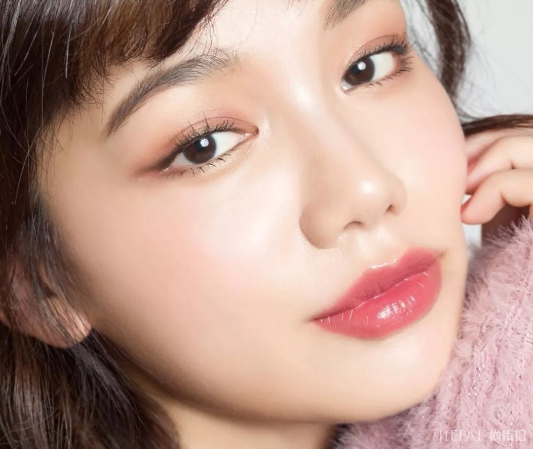 谭松韵口红上热搜?可爱指数爆表实力圈粉,秋冬最佳色号原来是这个!
