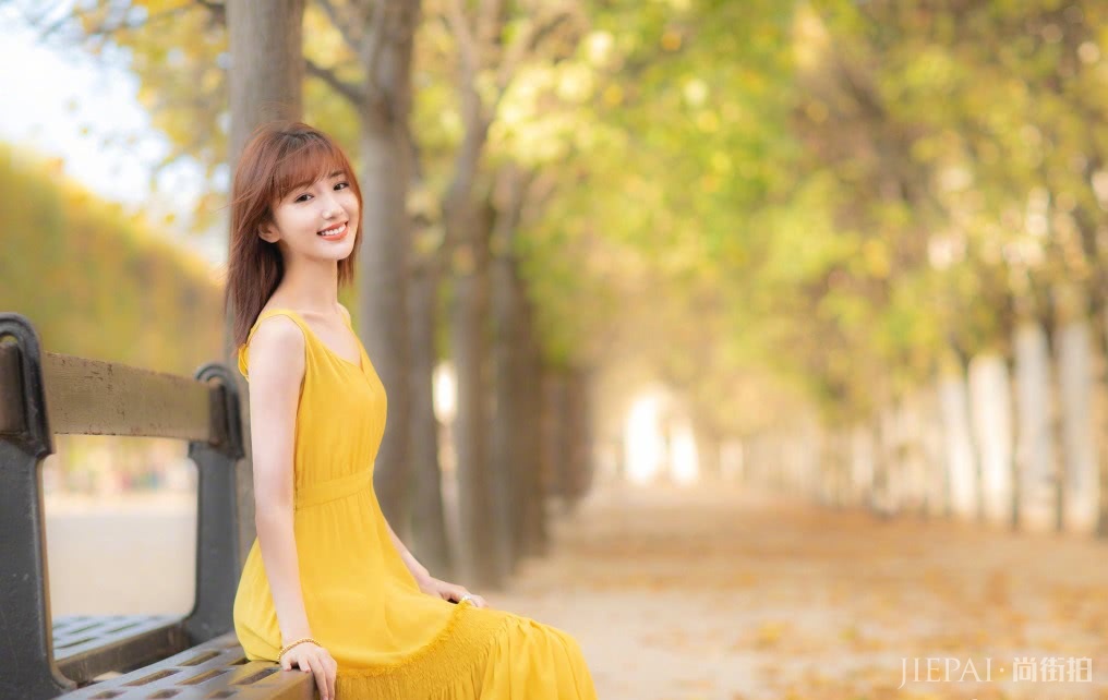 毛晓彤美得像幅画!