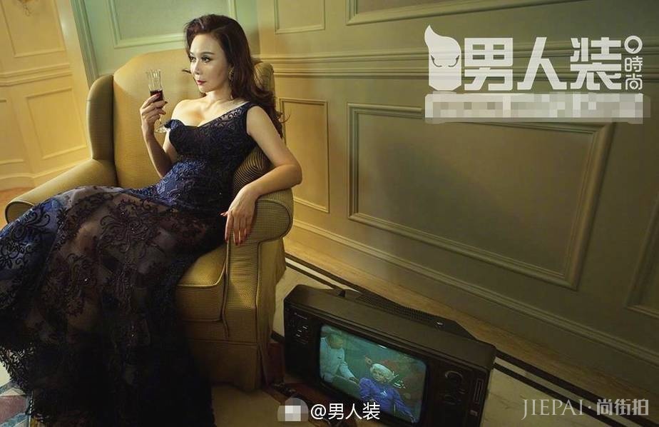 蔡明谈性感写真:我平时买菜就穿这样