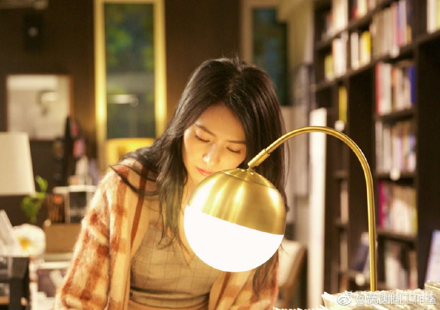 高圆圆剪掉10年长发，被她波波头惊艳了