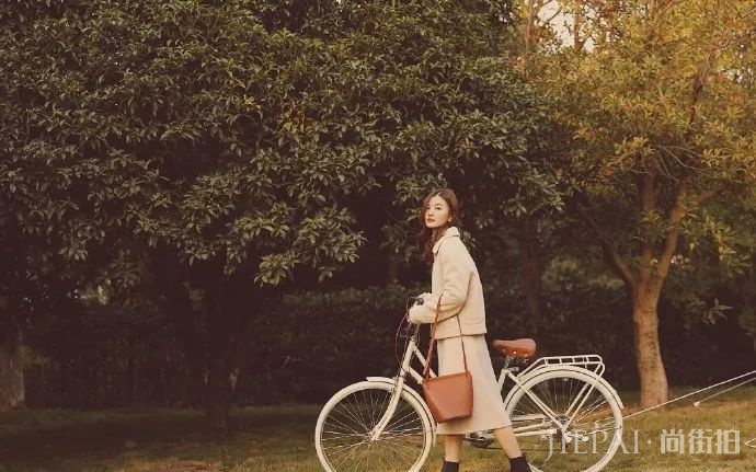 让你冬季暖10度的柿子色系了解一下!