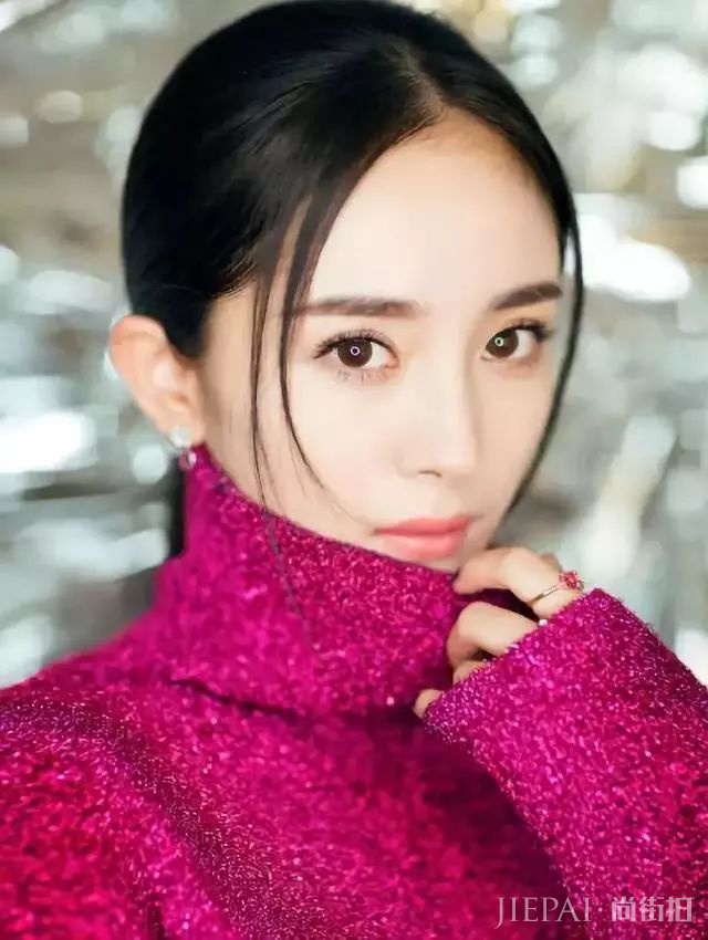 自带时尚属性的高领毛衣，你穿了竟然“吃脖子”？