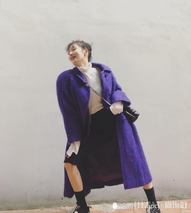 金泫雅穿紫色大衣灵动又有仙气，一起学习下吧