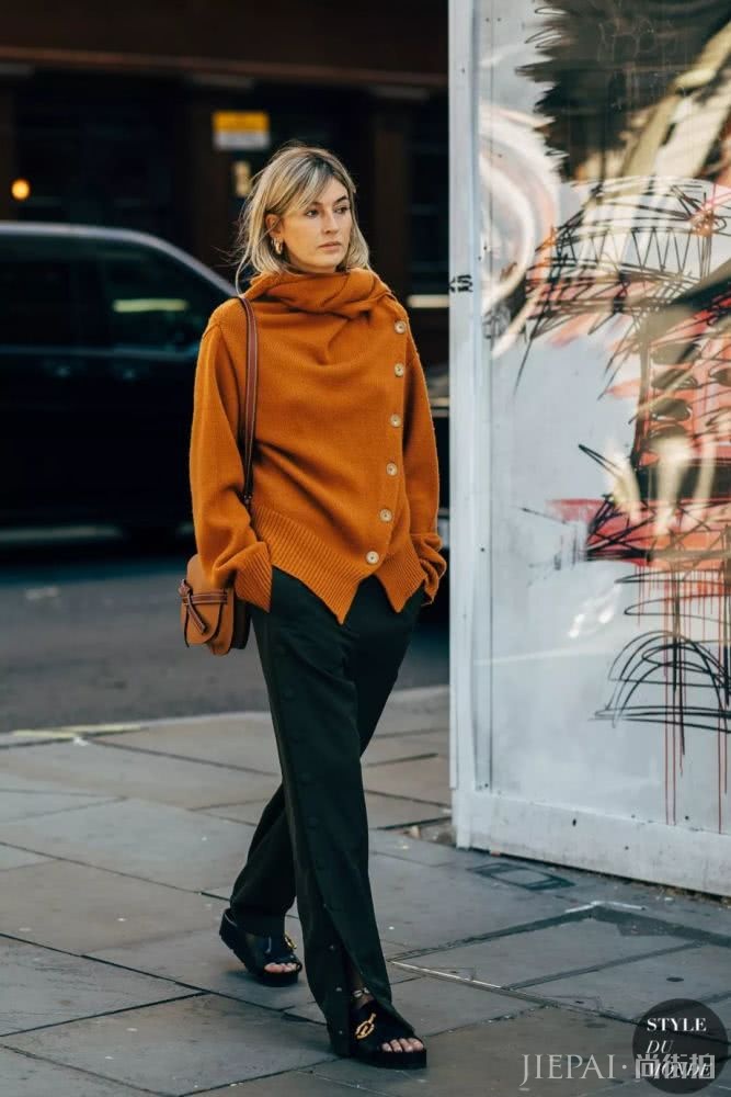 这个冬季制胜的时髦单品,OVERSIZE 毛衣搭配攻略来了