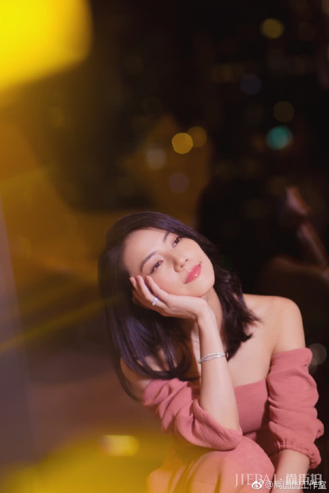 高圆圆剪掉10年长发，被她波波头惊艳了