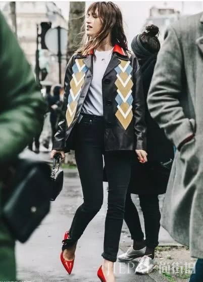 小姐姐，你穿皮衣的样子好好看